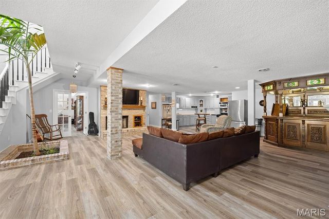 609 E Waters Edge Drive, Shiloh, IL 62221