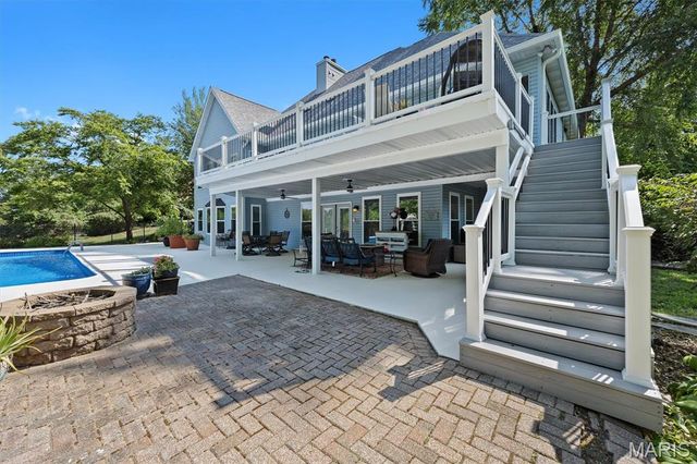609 E Waters Edge Drive, Shiloh, IL 62221