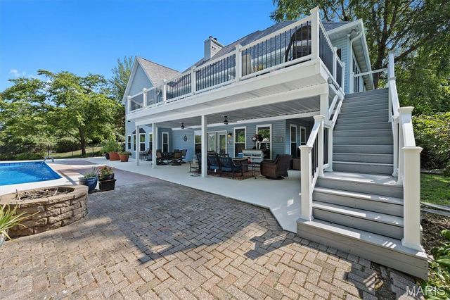 609 E Waters Edge Drive, Shiloh, IL 62221