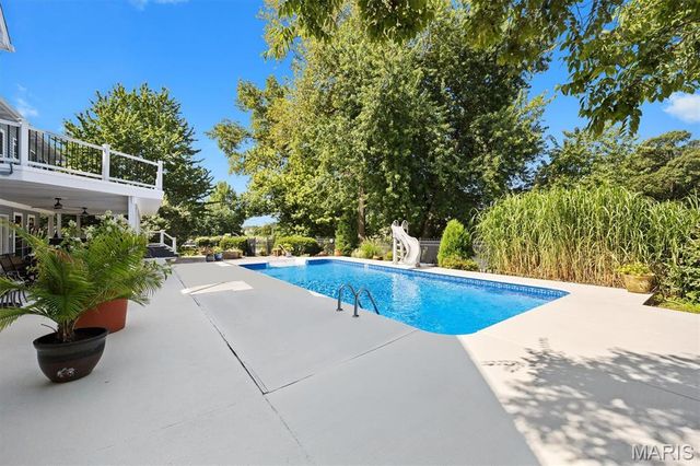 609 E Waters Edge Drive, Shiloh, IL 62221