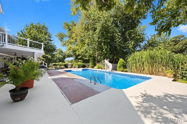 609 E Waters Edge Drive, Shiloh, IL 62221
