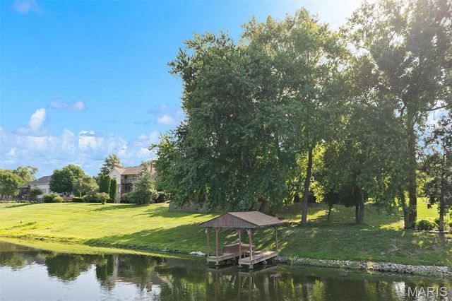 609 E Waters Edge Drive, Shiloh, IL 62221