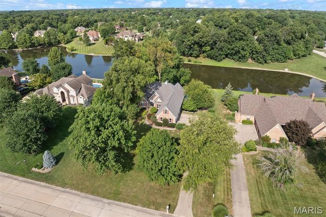 609 E Waters Edge Drive, Shiloh, IL 62221