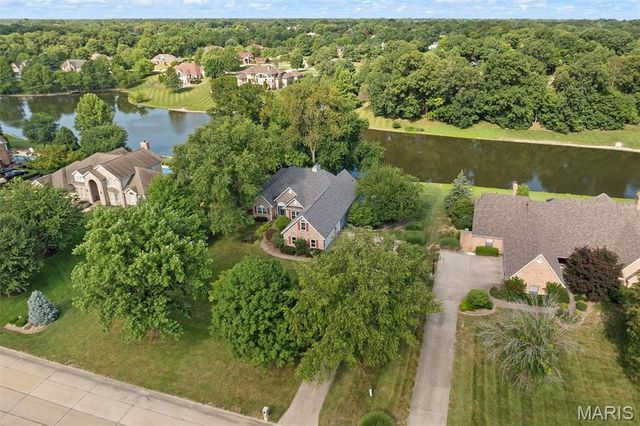 609 E Waters Edge Drive, Shiloh, IL 62221