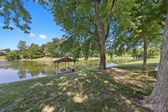 609 E Waters Edge Drive, Shiloh, IL 62221