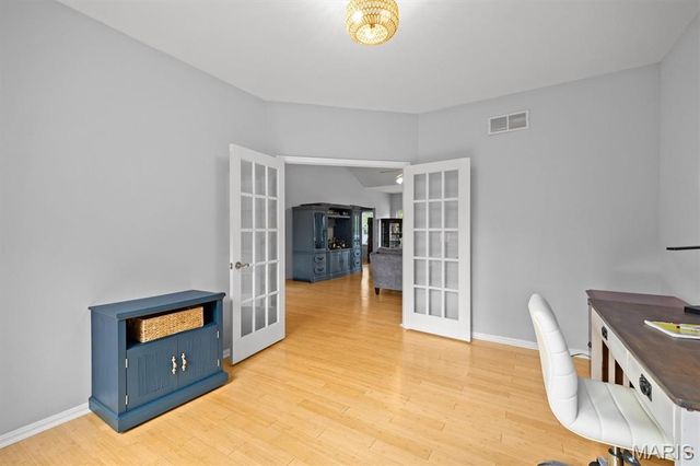 609 E Waters Edge Drive, Shiloh, IL 62221