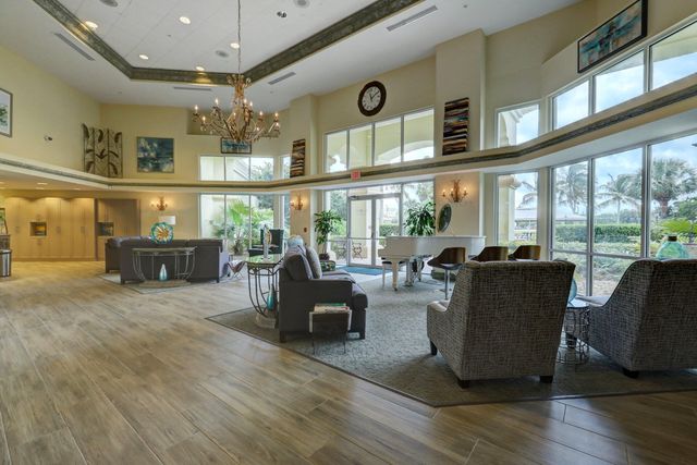 523 NW San Remo Circle, Port St. Lucie, Port St Lucie, FL 34986