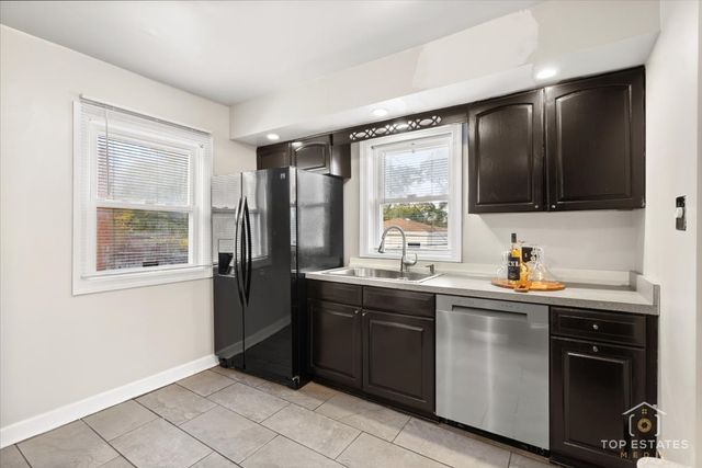 400 W 99th Place, Chicago, IL 60628