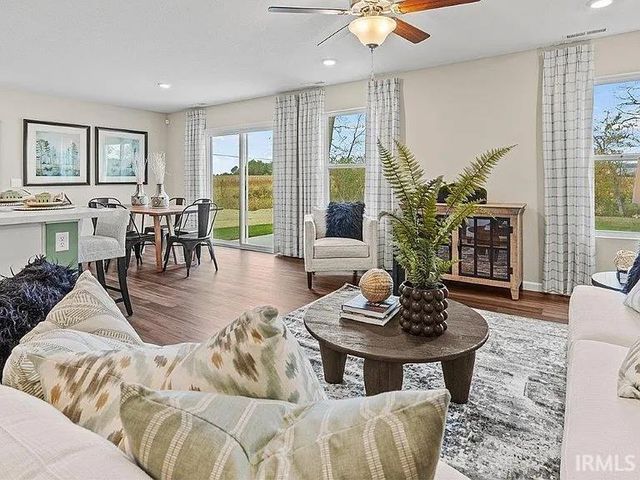 2879 Greenville Court, Warsaw, IN 46582