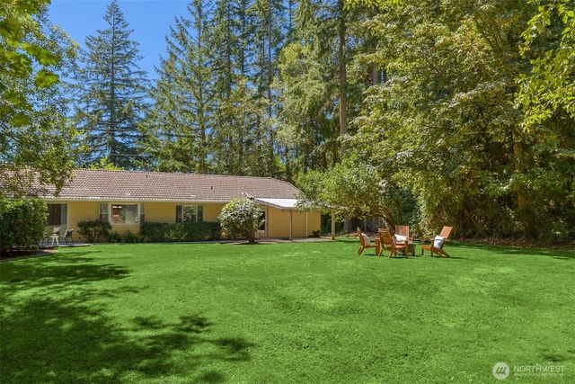 8960 NE Day Road, Bainbridge Island, WA 98110
