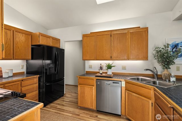 8960 NE Day Road, Bainbridge Island, WA 98110