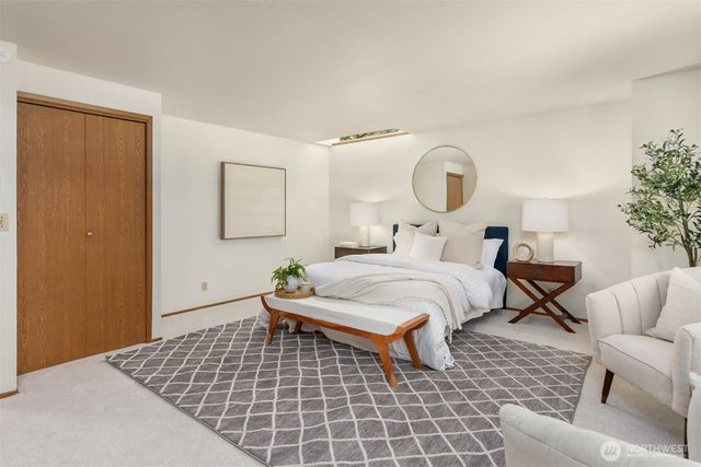 8960 NE Day Road, Bainbridge Island, WA 98110
