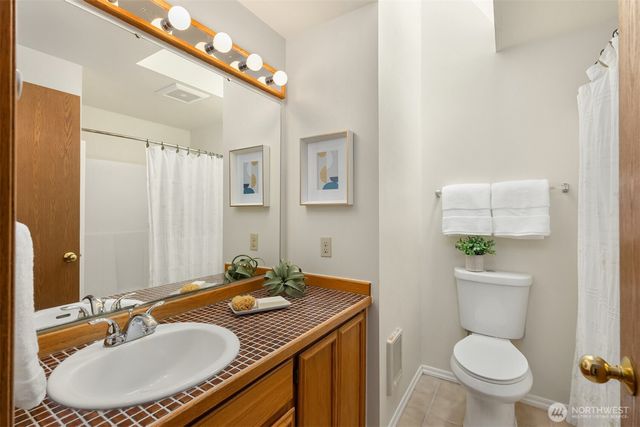 8960 NE Day Road, Bainbridge Island, WA 98110