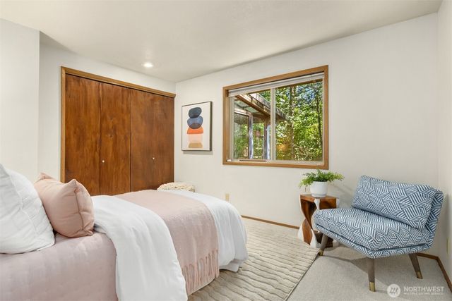 8960 NE Day Road, Bainbridge Island, WA 98110