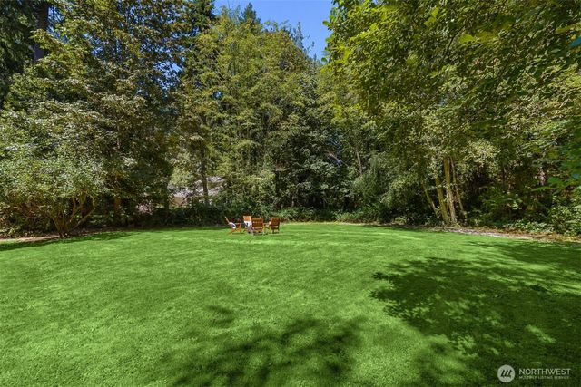 8960 NE Day Road, Bainbridge Island, WA 98110