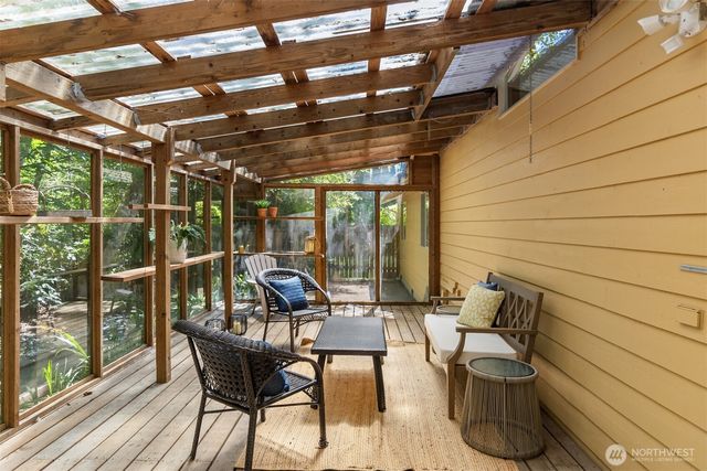 8960 NE Day Road, Bainbridge Island, WA 98110