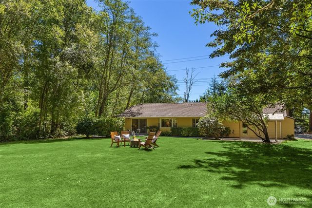 8960 NE Day Road, Bainbridge Island, WA 98110