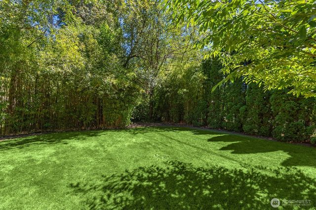8960 NE Day Road, Bainbridge Island, WA 98110