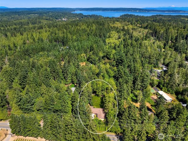 8960 NE Day Road, Bainbridge Island, WA 98110
