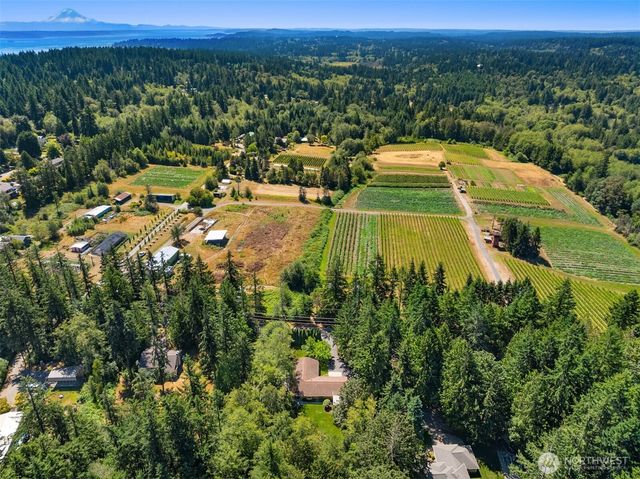 8960 NE Day Road, Bainbridge Island, WA 98110