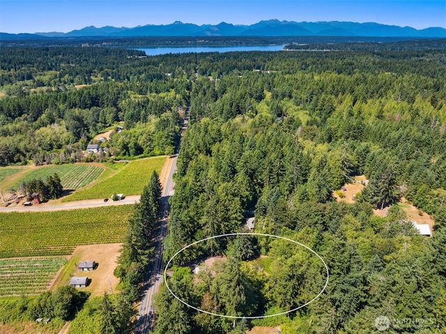 8960 NE Day Road, Bainbridge Island, WA 98110