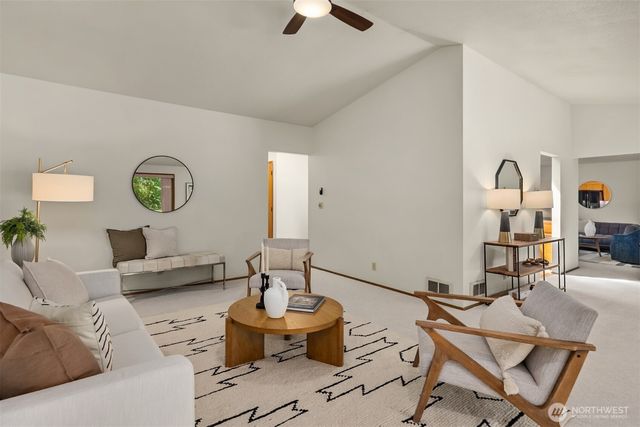 8960 NE Day Road, Bainbridge Island, WA 98110