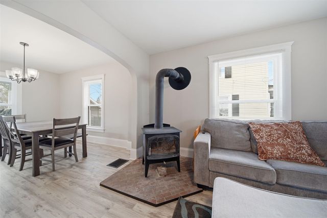 414 N Pleasant Street, Jackson, MI 49202