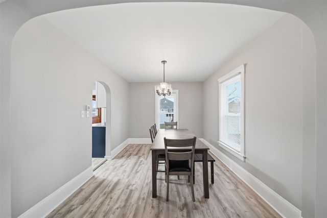 414 N Pleasant Street, Jackson, MI 49202