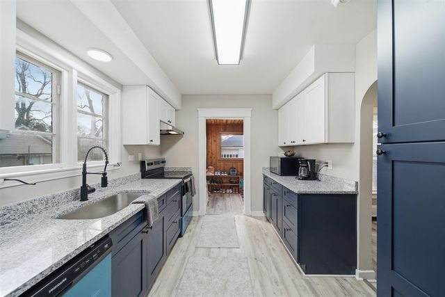 414 N Pleasant Street, Jackson, MI 49202