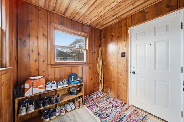 414 N Pleasant Street, Jackson, MI 49202