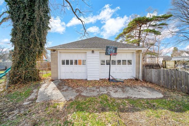 414 N Pleasant Street, Jackson, MI 49202