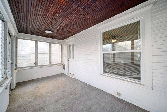 414 N Pleasant Street, Jackson, MI 49202