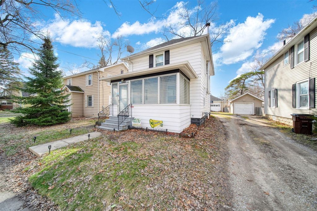 414 N Pleasant Street, Jackson, MI 49202