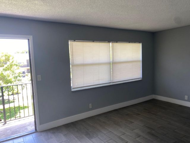 201 NW 32nd Court 210, Pompano Beach, FL 33064