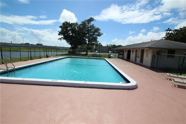 201 NW 32nd Court 210, Pompano Beach, FL 33064