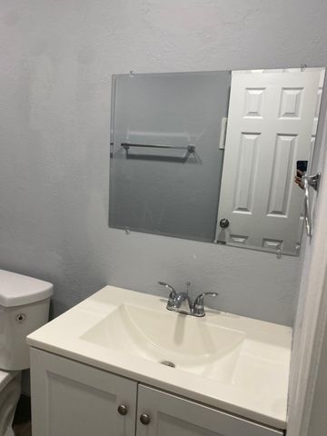 201 NW 32nd Court 210, Pompano Beach, FL 33064