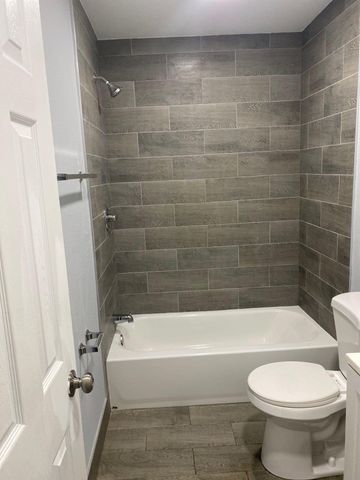 201 NW 32nd Court 210, Pompano Beach, FL 33064