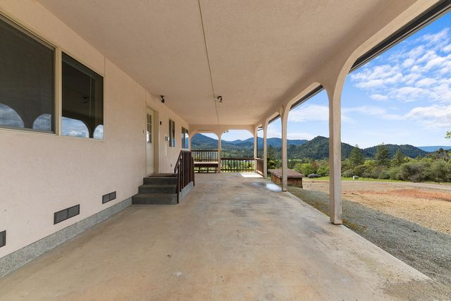 10300 N Applegate Road, Grants Pass, OR 97527