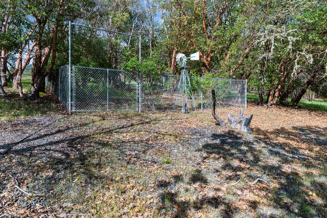 10300 N Applegate Road, Grants Pass, OR 97527