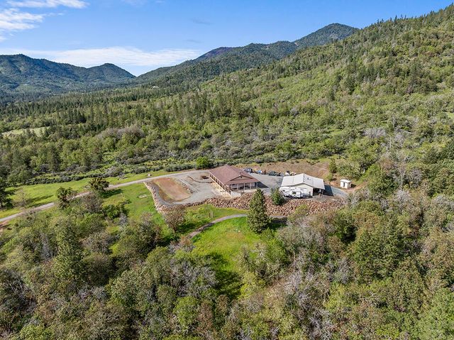 10300 N Applegate Road, Grants Pass, OR 97527