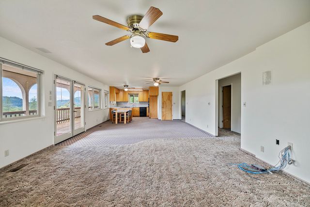 10300 N Applegate Road, Grants Pass, OR 97527