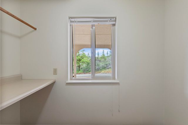 10300 N Applegate Road, Grants Pass, OR 97527