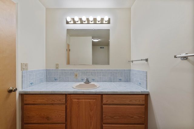 10300 N Applegate Road, Grants Pass, OR 97527