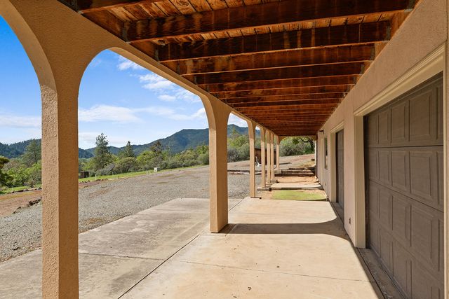10300 N Applegate Road, Grants Pass, OR 97527