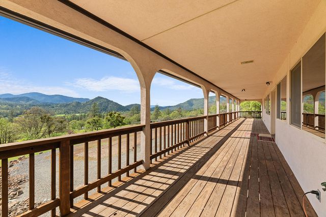 10300 N Applegate Road, Grants Pass, OR 97527