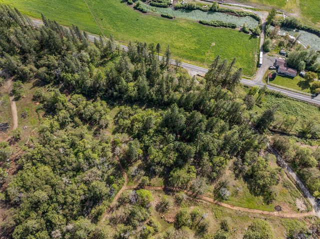 10300 N Applegate Road, Grants Pass, OR 97527