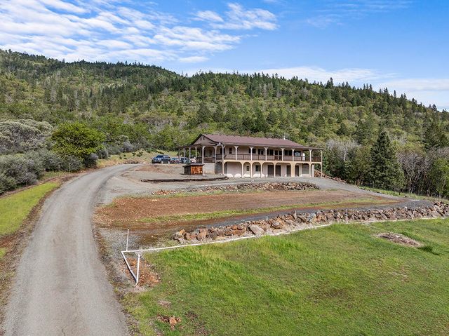 10300 N Applegate Road, Grants Pass, OR 97527