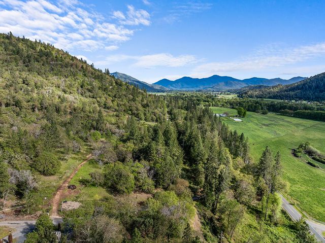 10300 N Applegate Road, Grants Pass, OR 97527