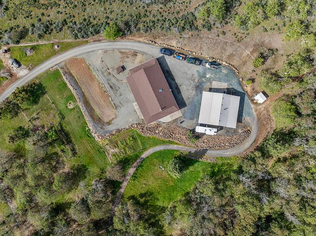 10300 N Applegate Road, Grants Pass, OR 97527