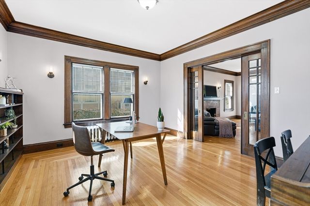 35 Spruceland Ave, Springfield, MA 01108